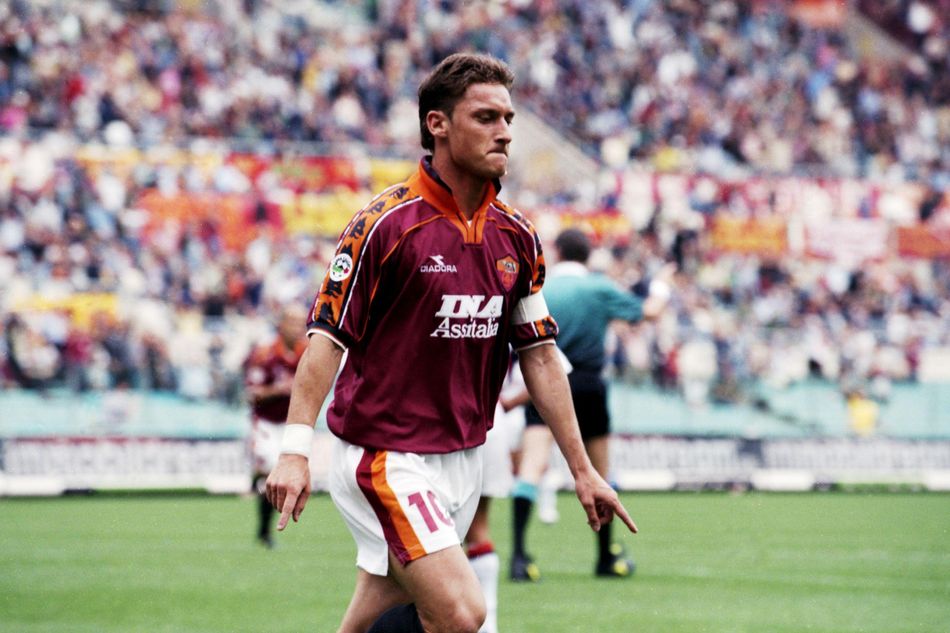 20 Years Ago Today: Francesco Totti becomes Roma captain - AS Roma