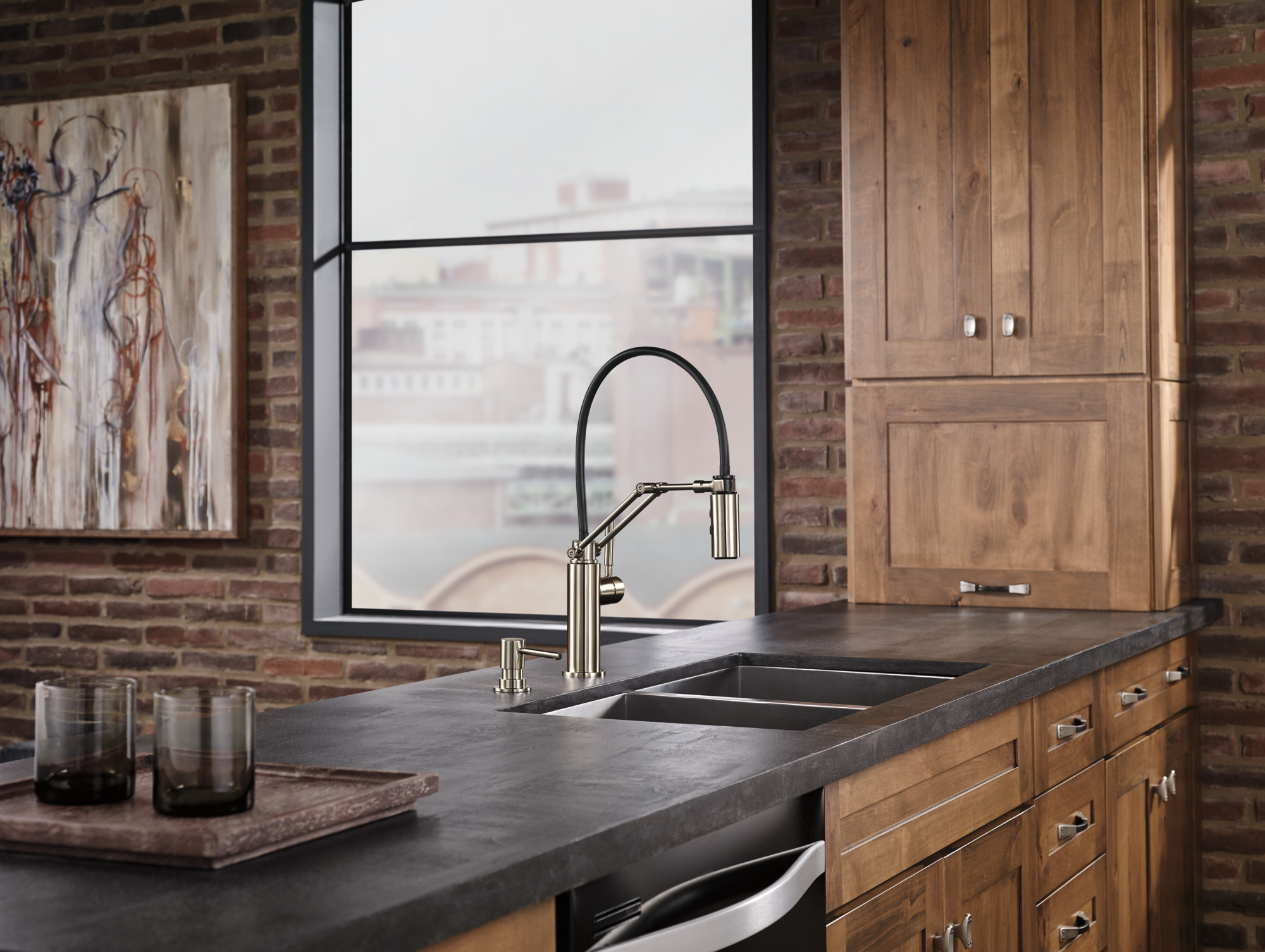 Solna® | Single Handle Articulating Kitchen Faucet