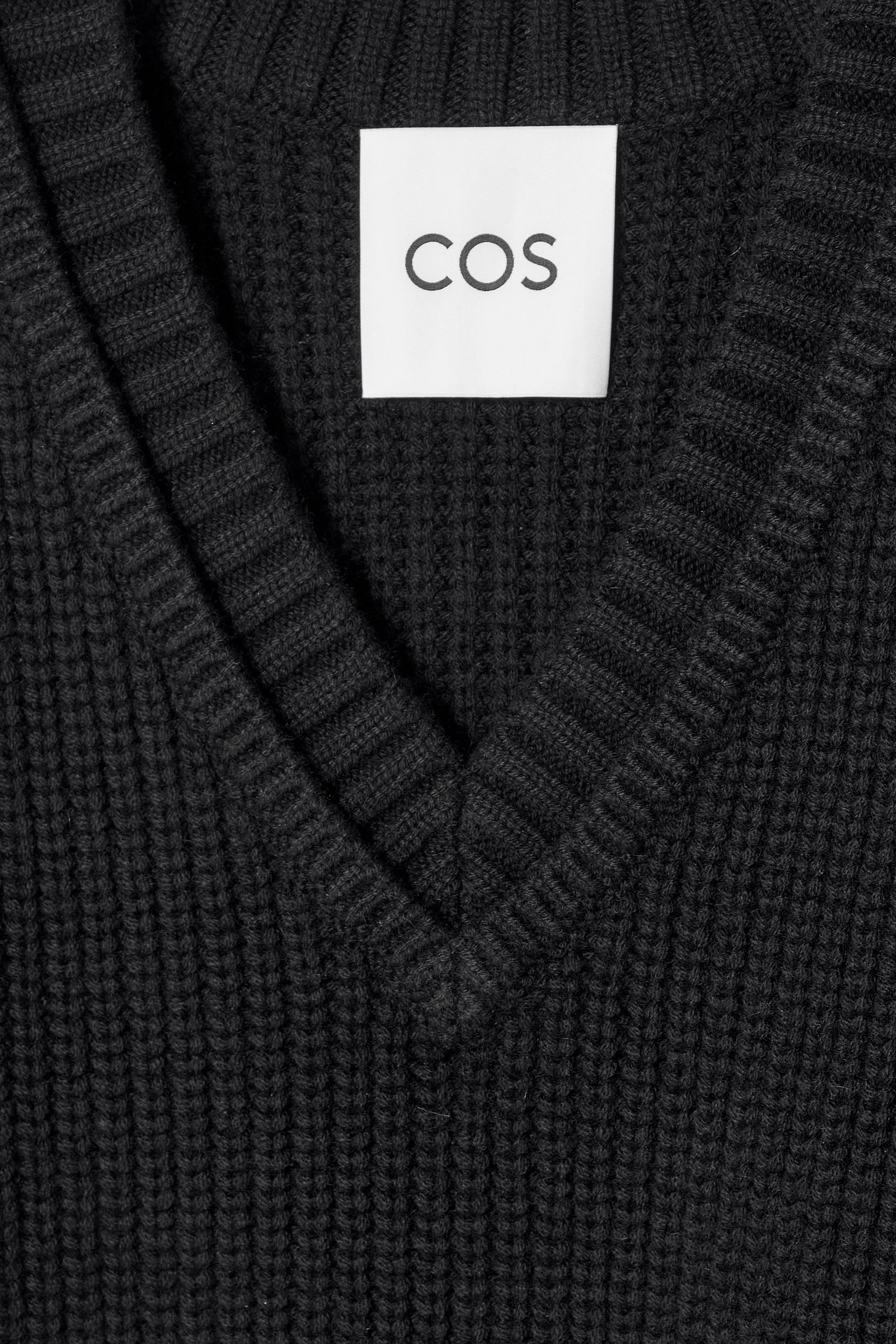 WOOL-CASHMERE V-NECK HYBRID TANK - BLACK | COS US