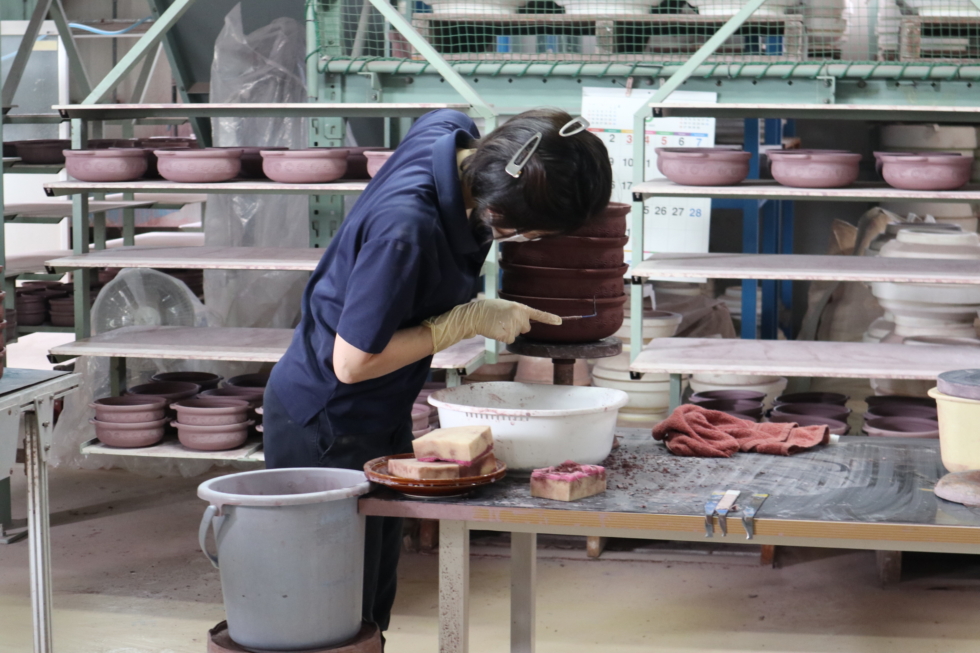銀峯陶器株式会社」工場見学レポート | D&DEPARTMENT