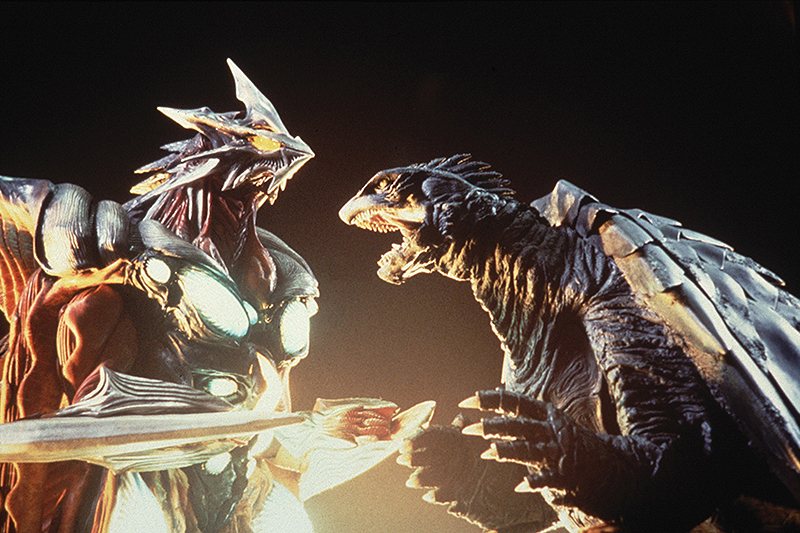 勾玉。ガメラを憎む少女が育ててしまったモノ、そして融合。”第一作と