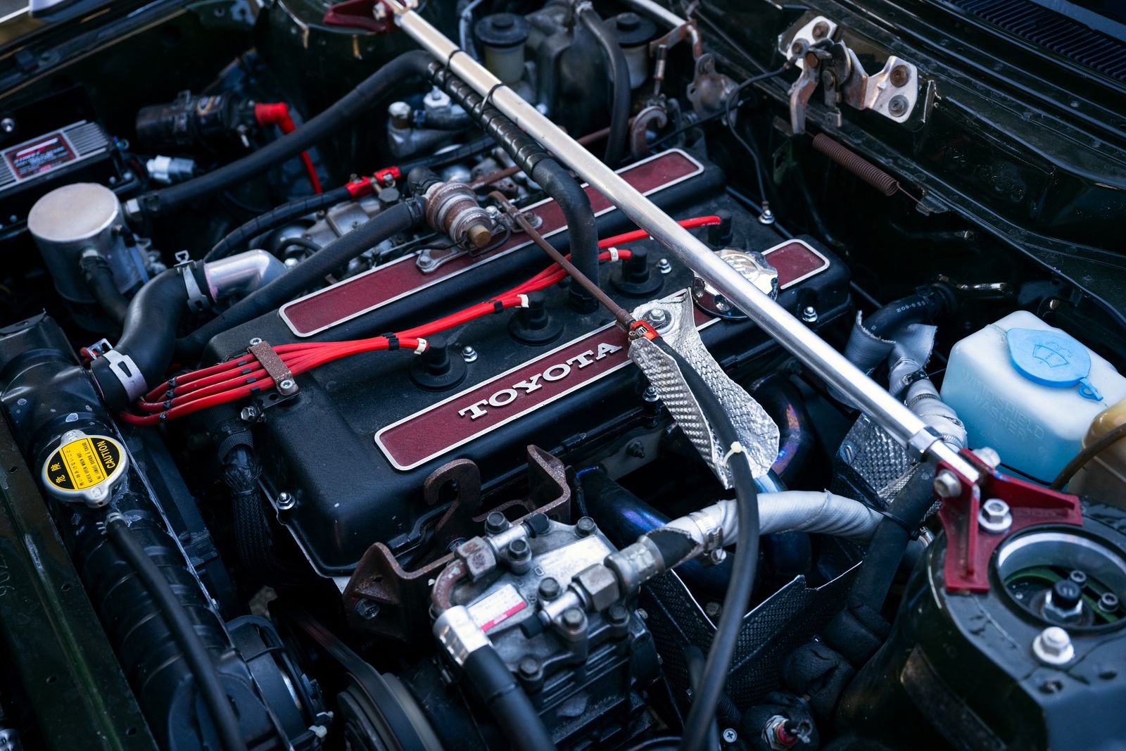 昭和の名優”を今、味わう──トヨタ・セリカ・リフトバック試乗記 | GQ