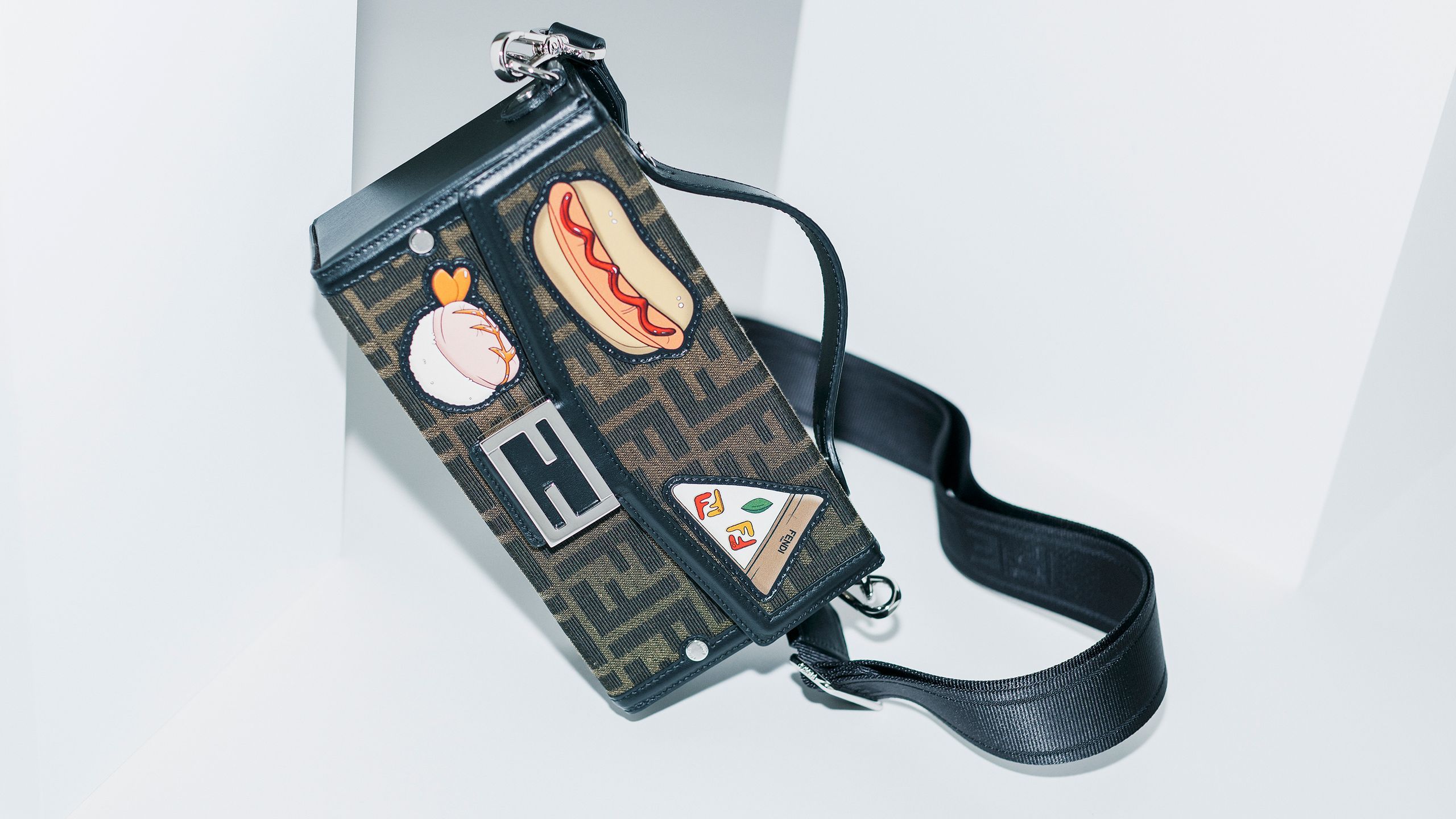 楽しげで喜びみに満ちたフェンディの祝祭──特集：2024年、駆け込みで