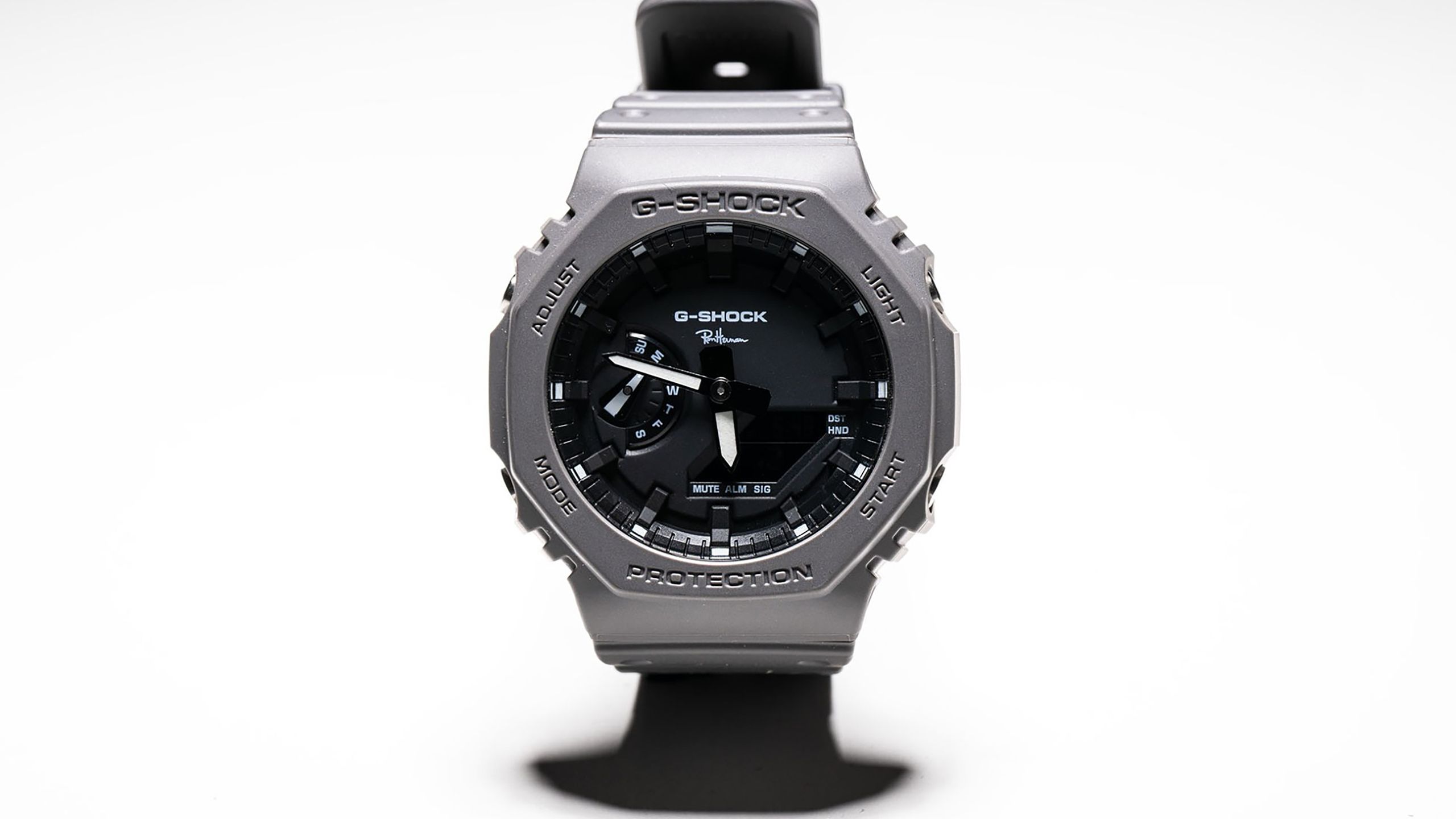 ロンハーマン限定G-SHOCK登場。「カシオーク」をグレートーンで調理