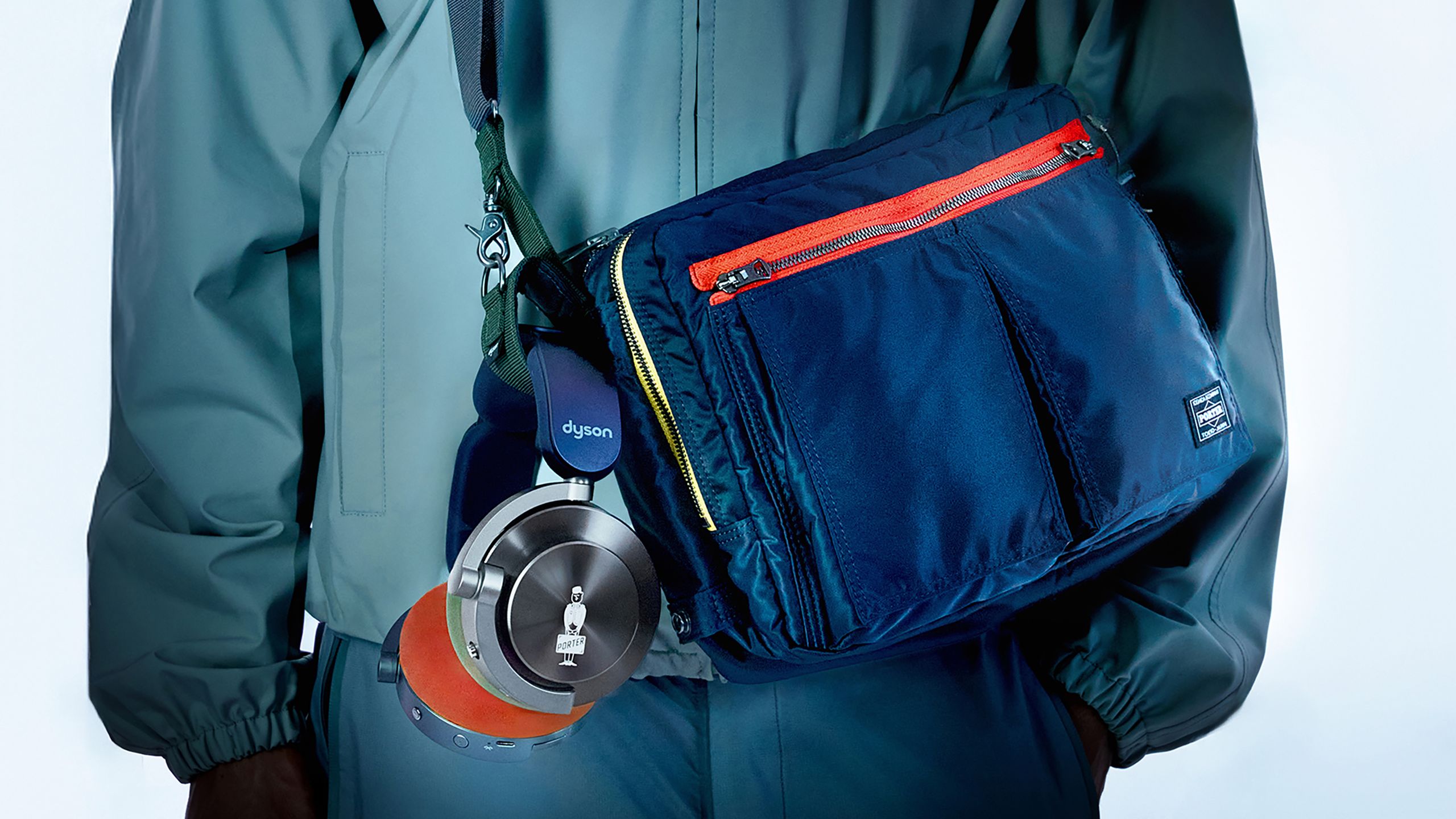 ダイソン×ポーターがまさかのタッグ。スペシャルなヘッドホンと
