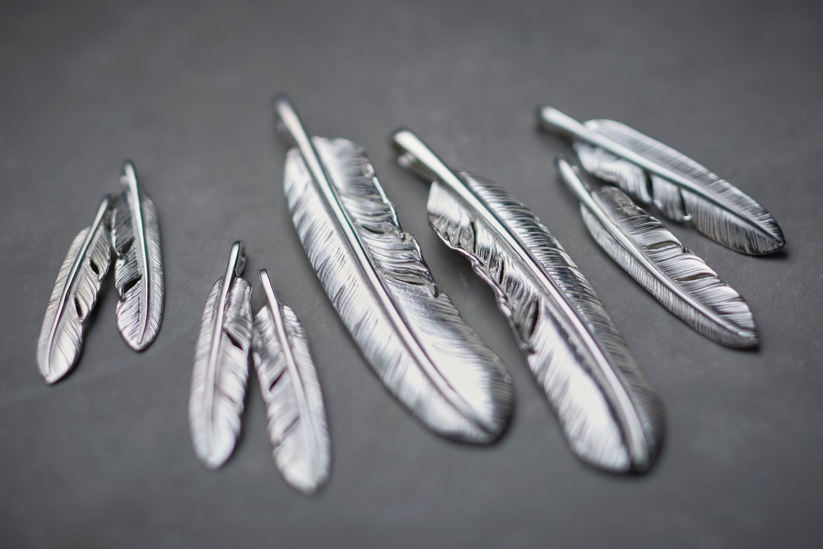 小・中・大・特大!! 4サイズ存在する「goro's」のフェザーネックレス