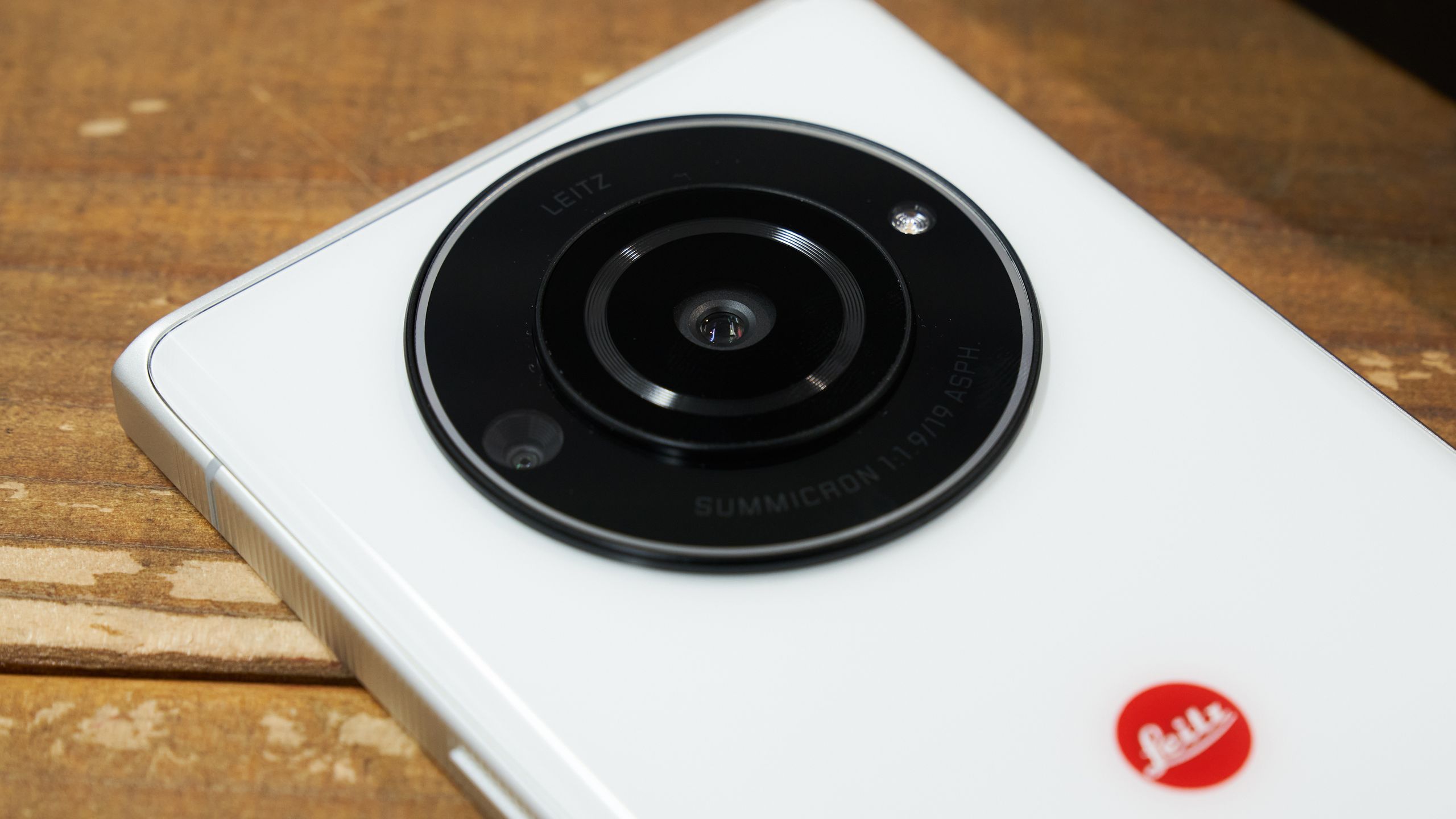 ライカのスマホがアップデート──「Leitz Phone 2」誕生 | GQ JAPAN