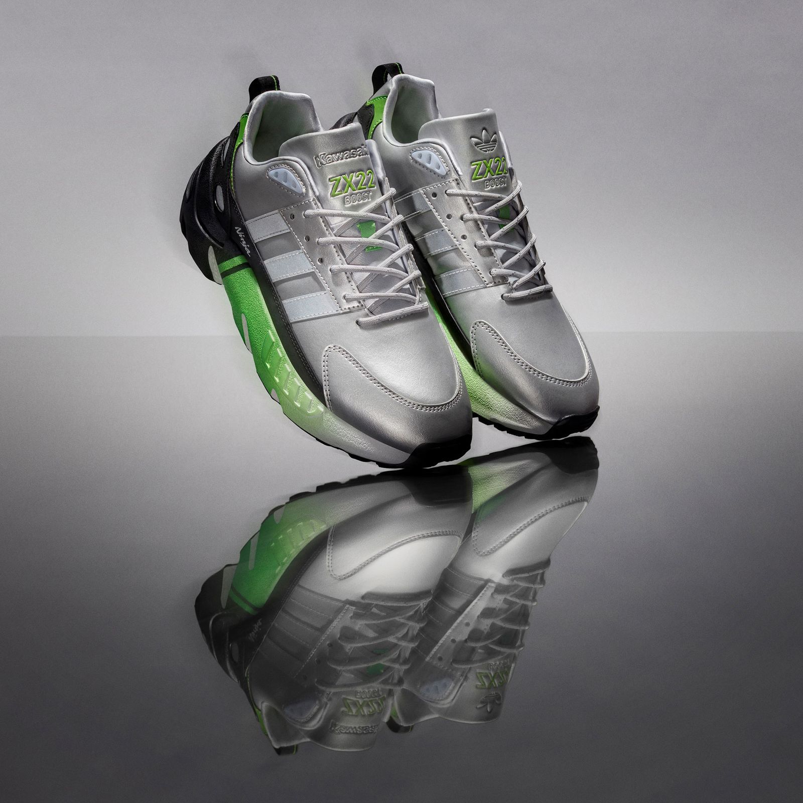 カワサキとアディダスがふたたびタッグ！ スニーカー「ZX22 KAWASAKI