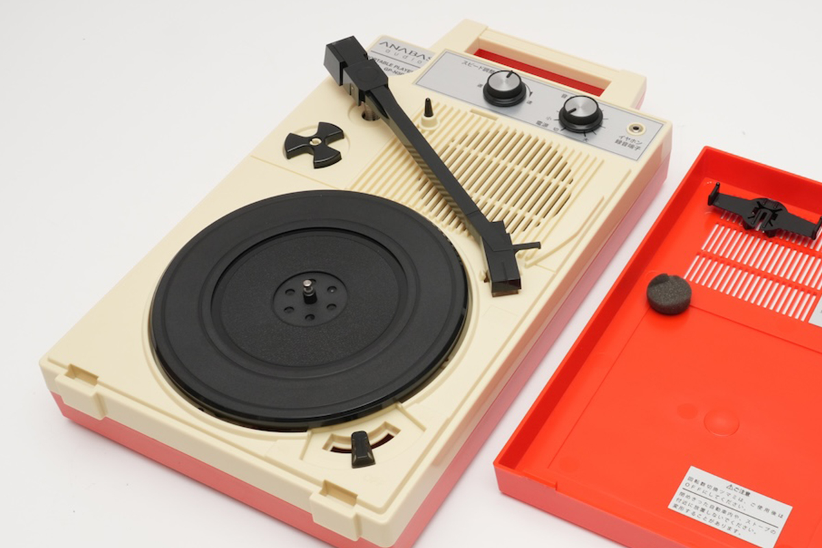 これ、見たことある！ 昭和のレコードプレーヤーを現代の技術で完全