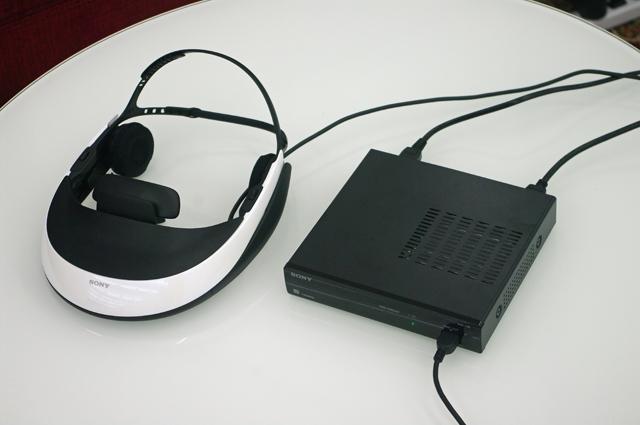 3Dにも対応するヘッドマウントディスプレイ、ソニー｢HMZ-T1｣を使ってみ