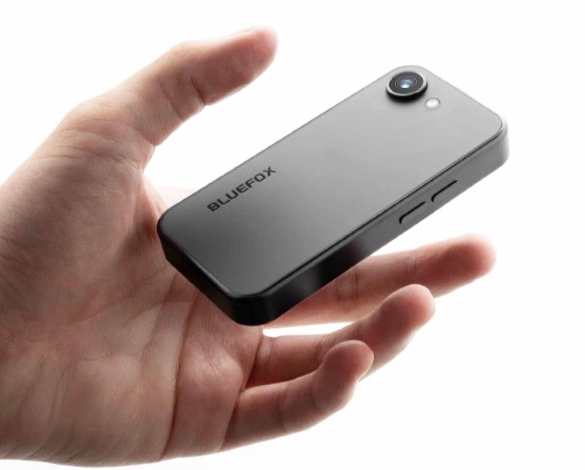 iPhone SEなきいま…4インチサイズのAndroid 15スマホ、1万円ちょいで