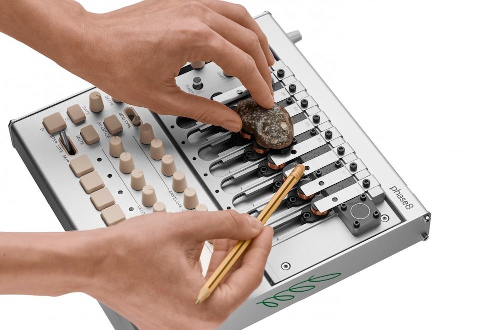 謎の実験装置？いいえ、｢アコースティック・シンセシサイザー｣です