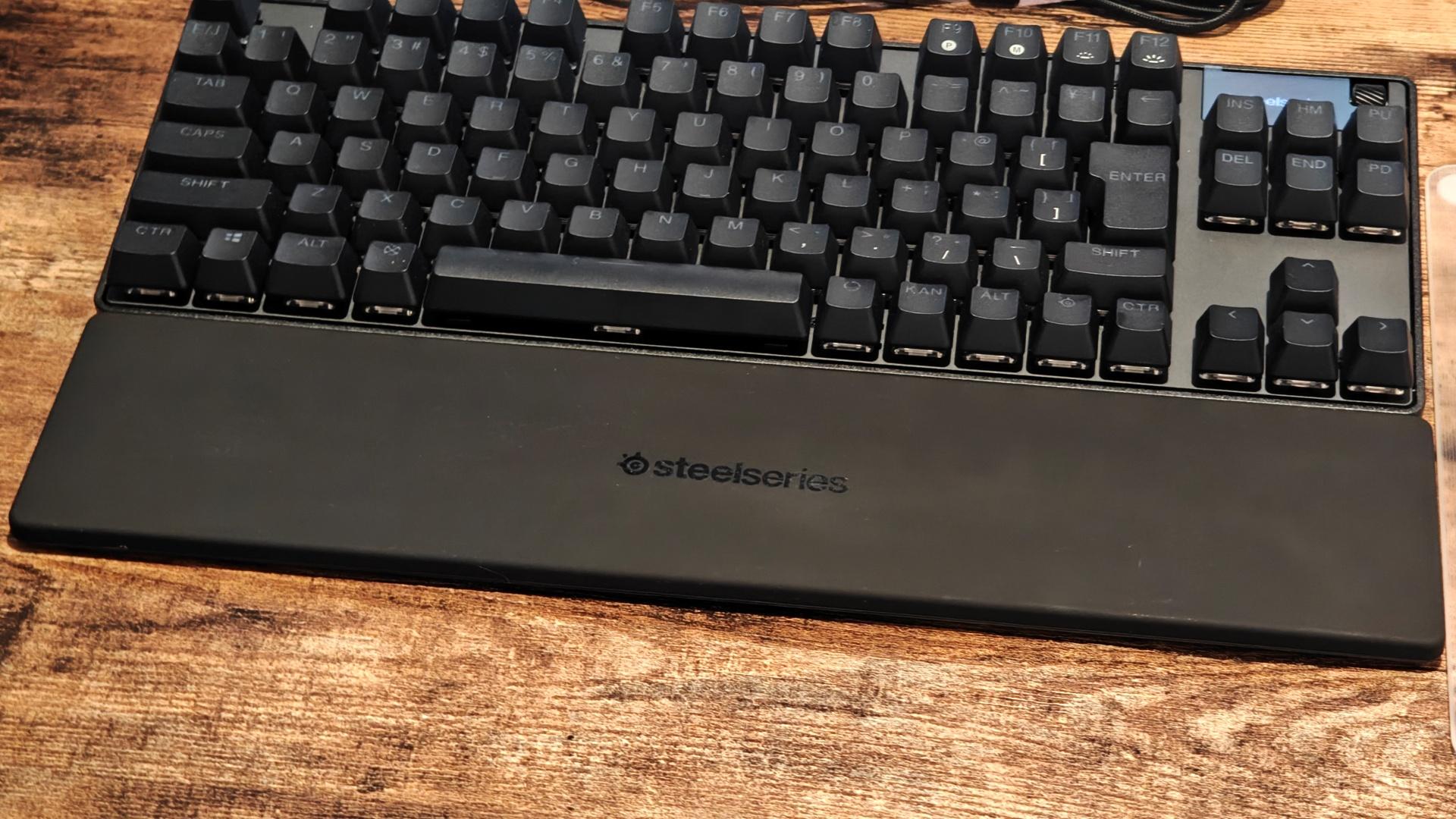 軽快な打ち心地のキーボード「SteelSeries Apex Pro TKL 2023」を試す