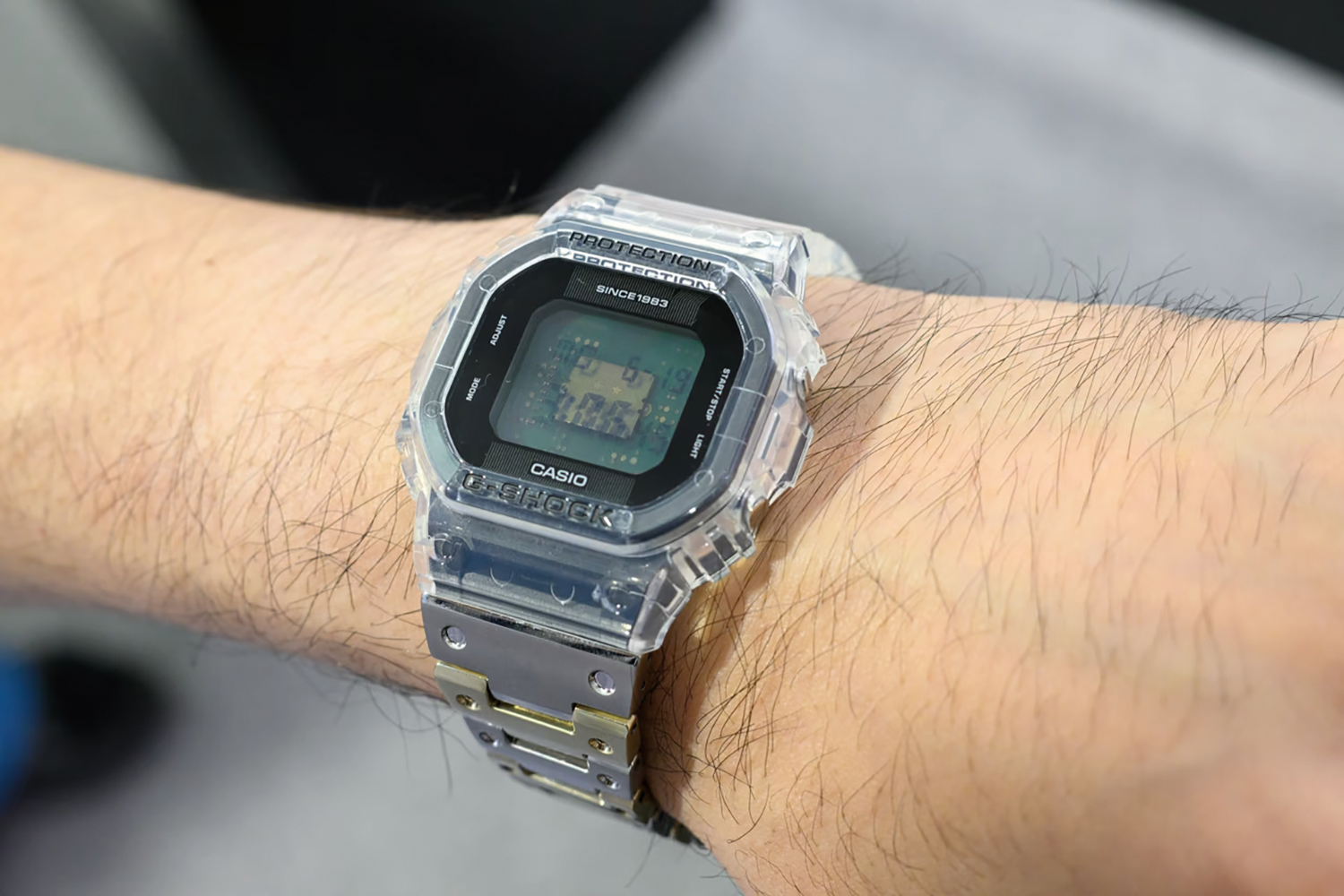 基盤までまる見え！Gショックからこの夏登場するデジタル腕時計が