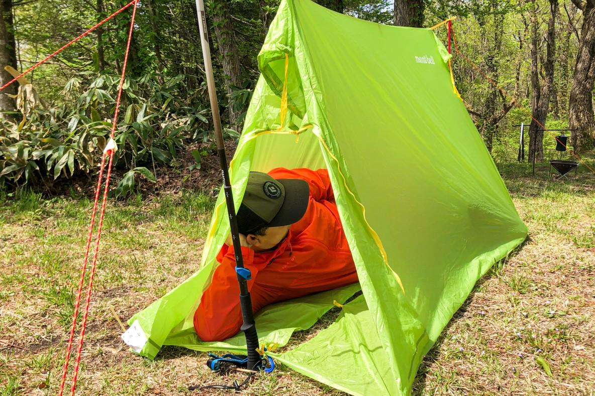 モンベルの「U.L.ツェルト」はもしものときの強い味方！ 缶ビール