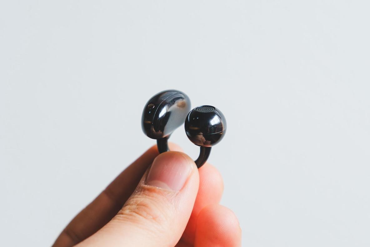 何もつけていないみたい。1週間使ってわかった「HUAWEIのオープン