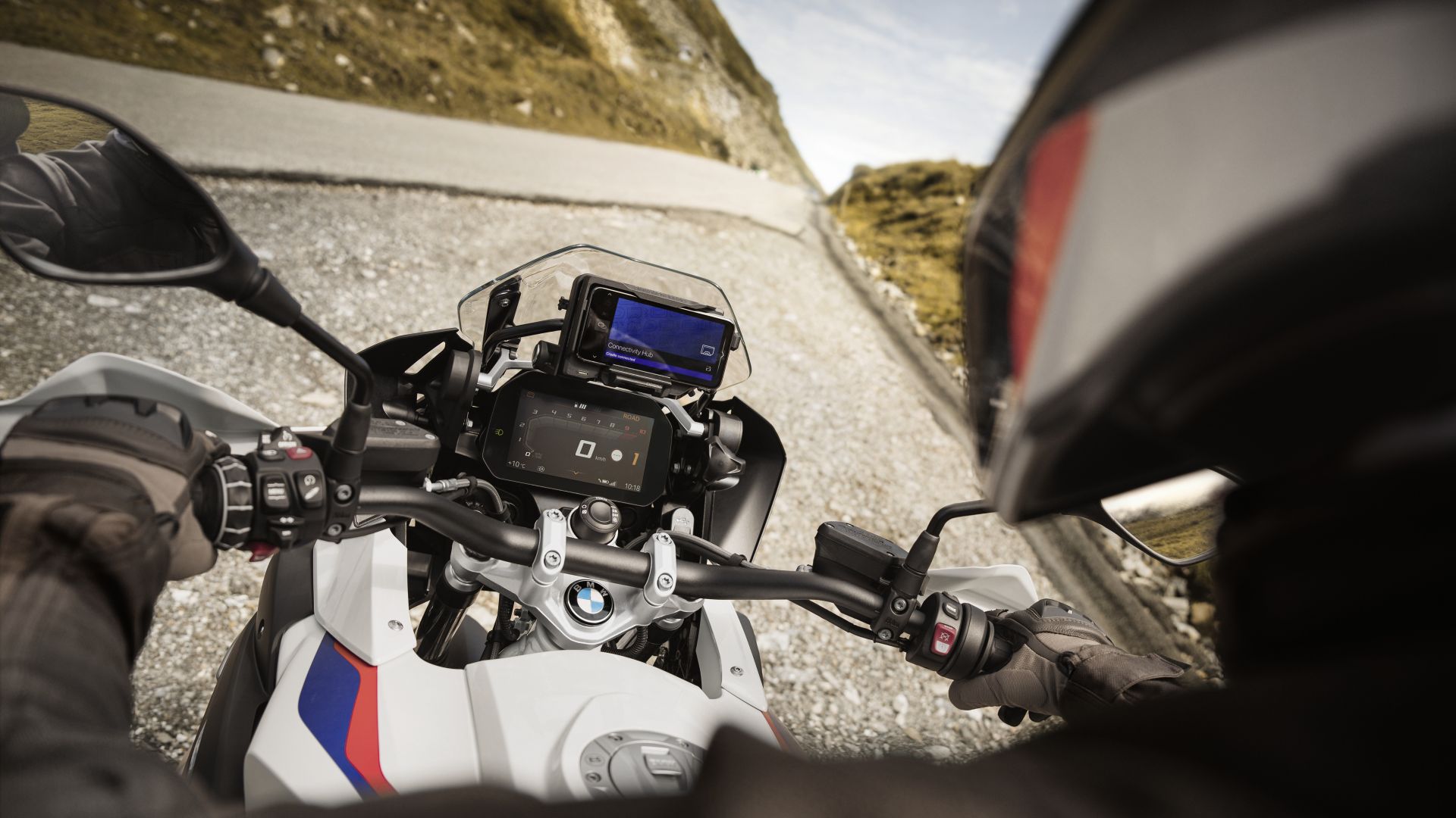 BMW ConnectedRide Cradle: staffa da moto per lo smartphone