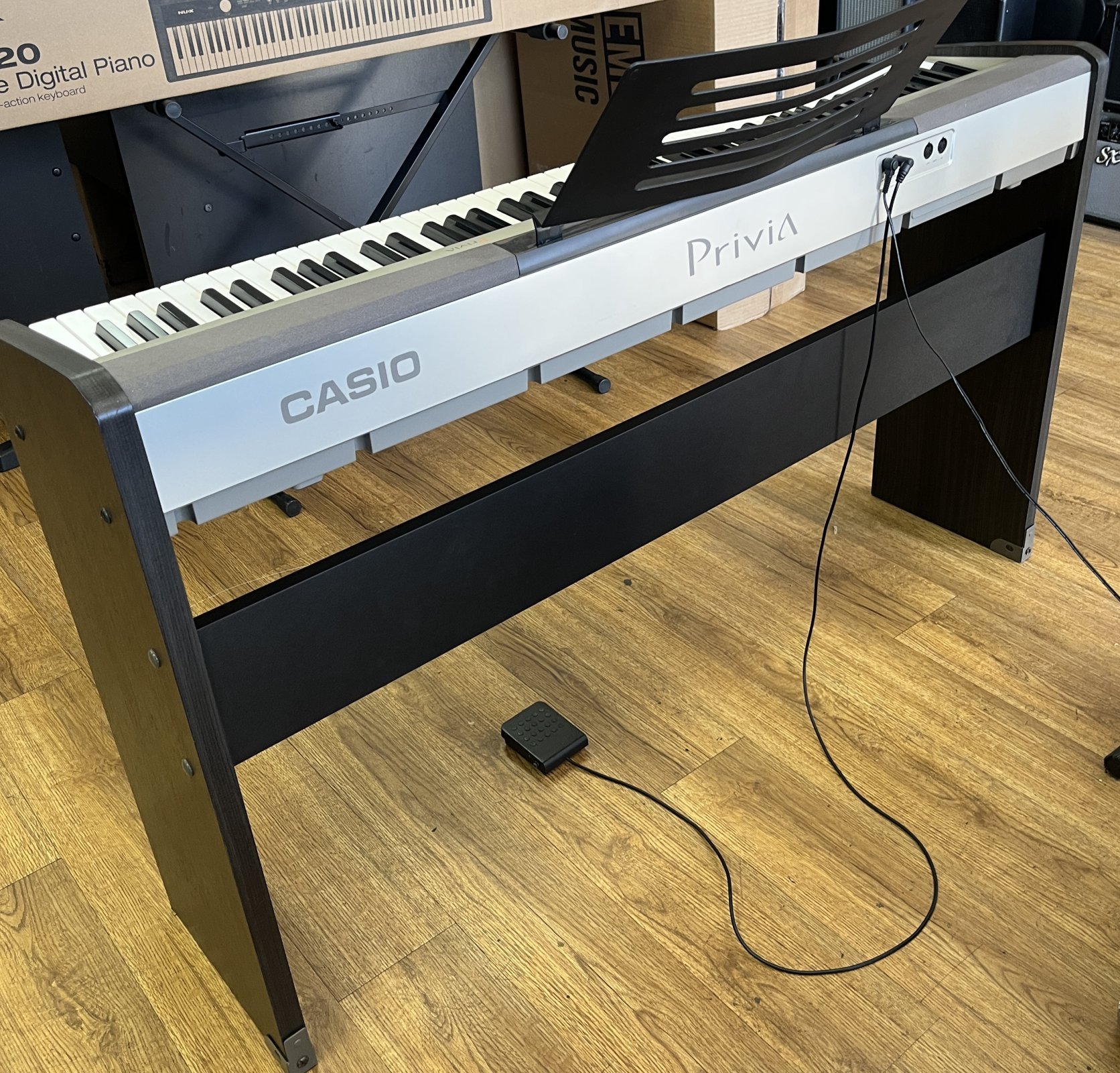 CASIO PRIVIA PX-120 88 KEY DIGITAL PIANO WEIGHTED KEYS/STAND (USED)