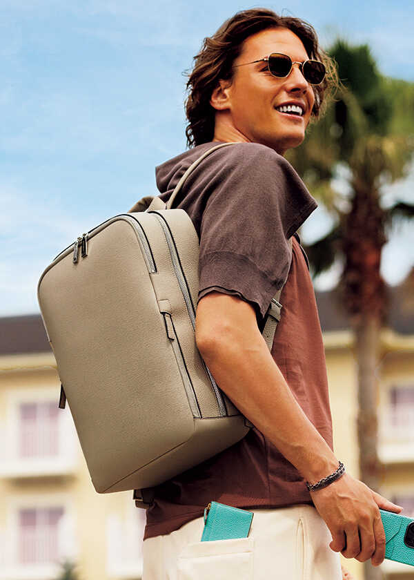 SAFARI MAGAZINE 〈ボナベンチュラ〉のカラフルな個性派バッグで大人の