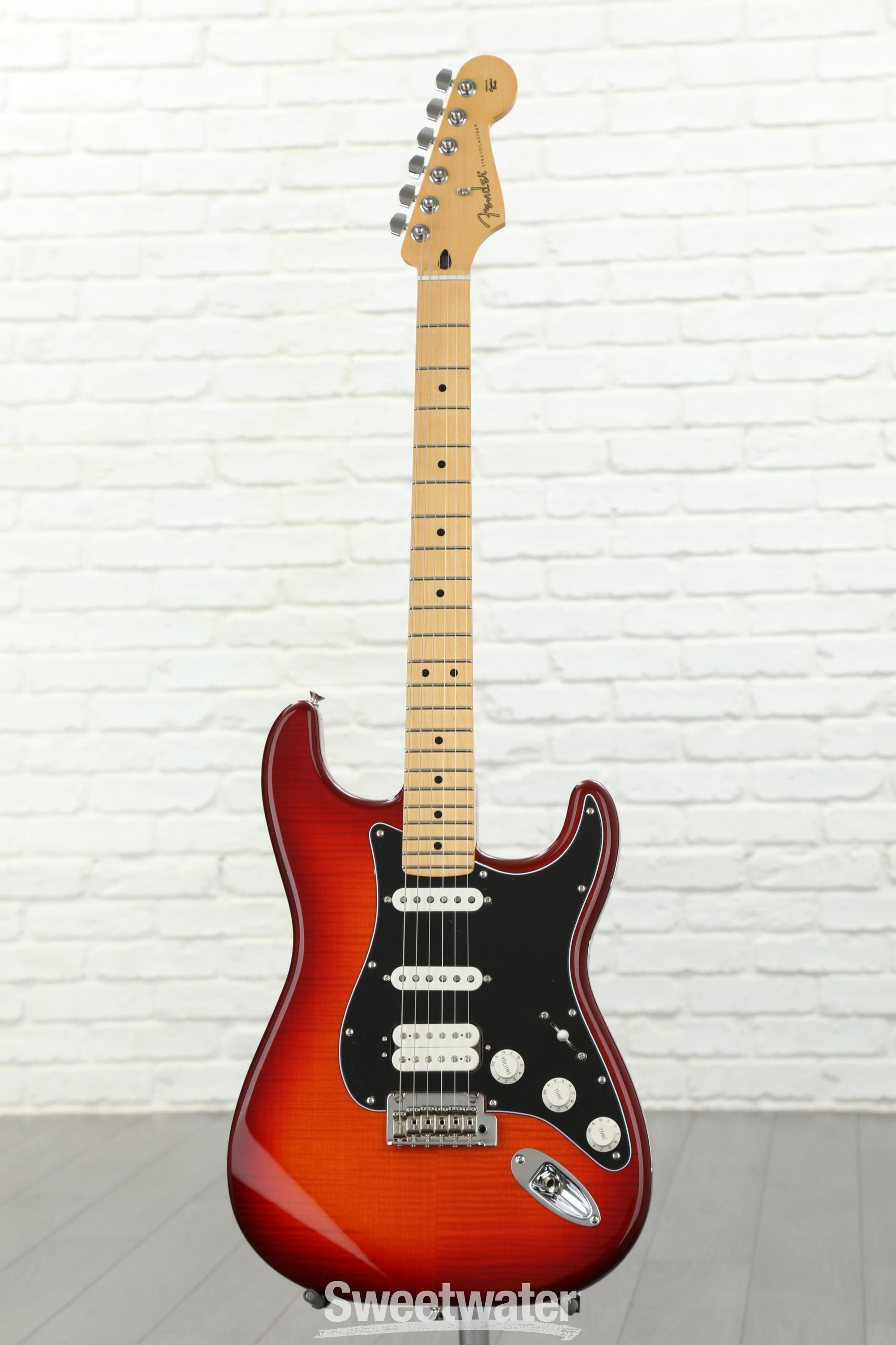 Fender Player Stratocaster HSS Plus Top - Aged Cherry with Maple