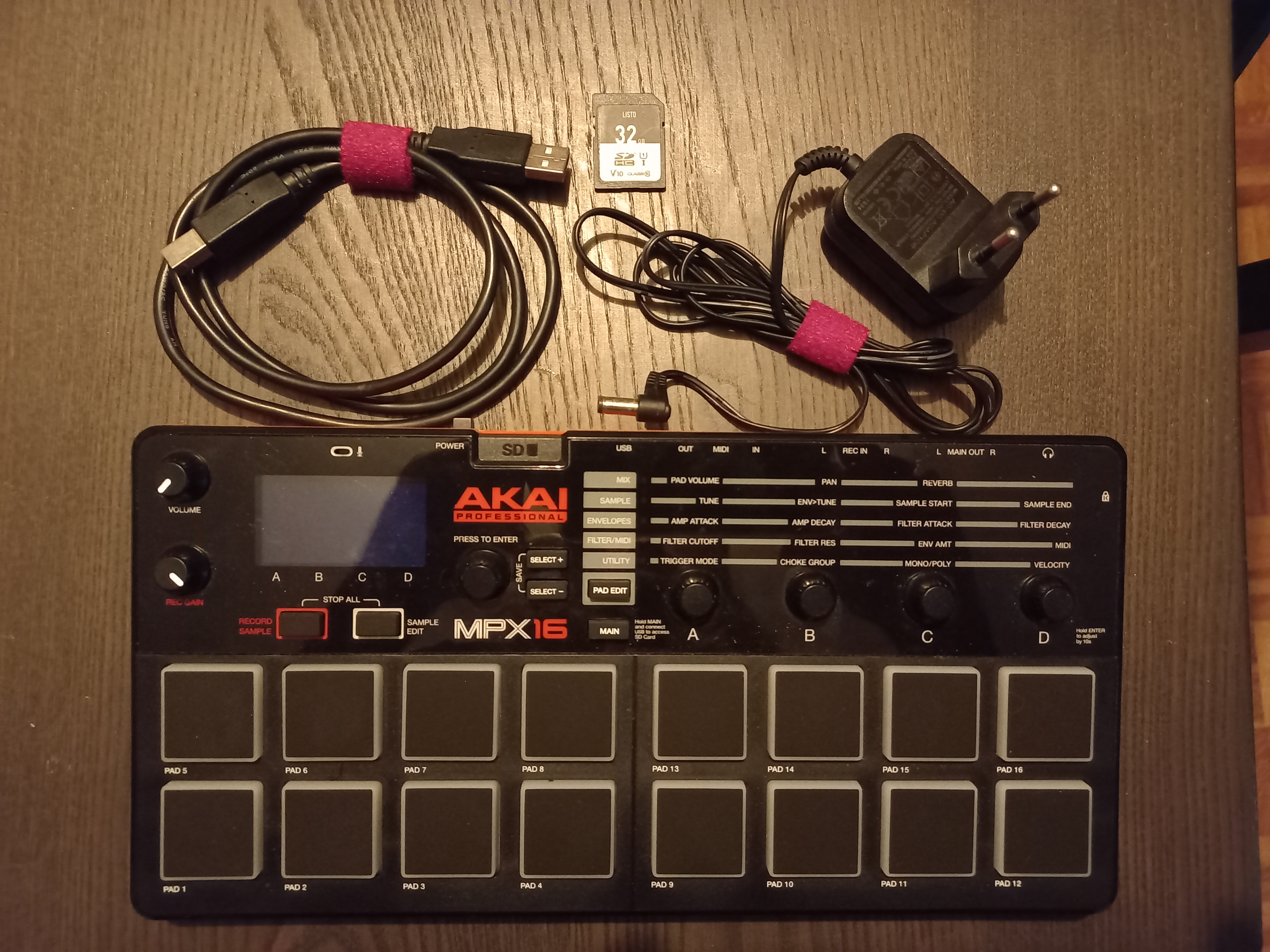 MPX16 - Akai Professional MPX16 - Audiofanzine