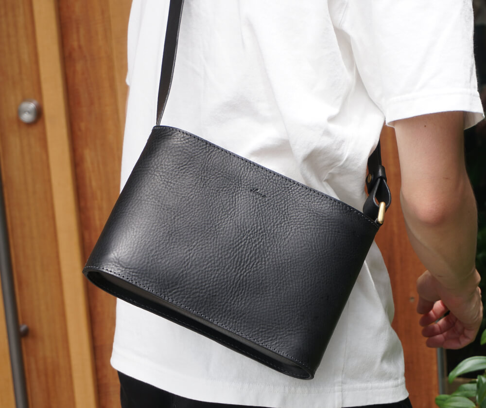 イタリアン・オイルレザー『シュタインZIPショルダーバッグ