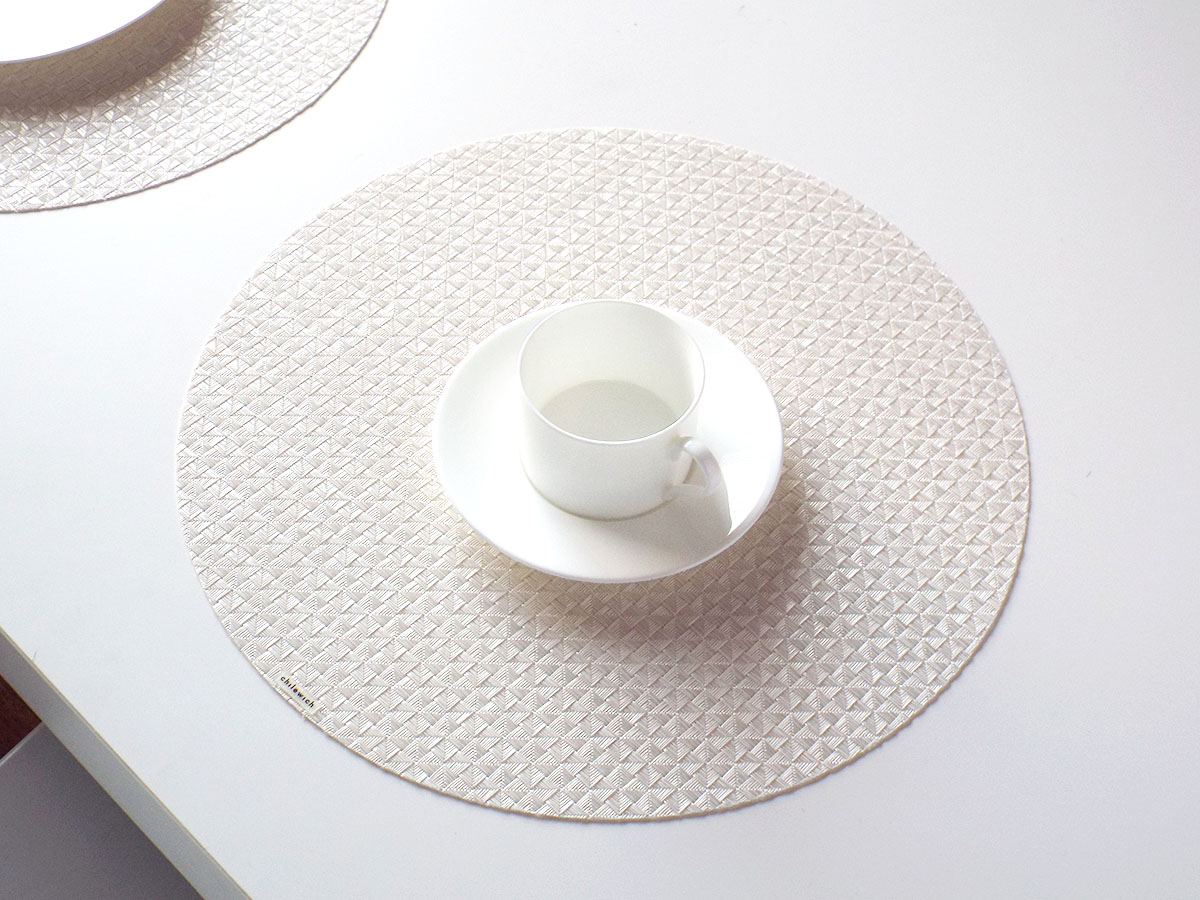 チルウィッチ 円形ランチョンマット・オリガミ｜パールホワイトの