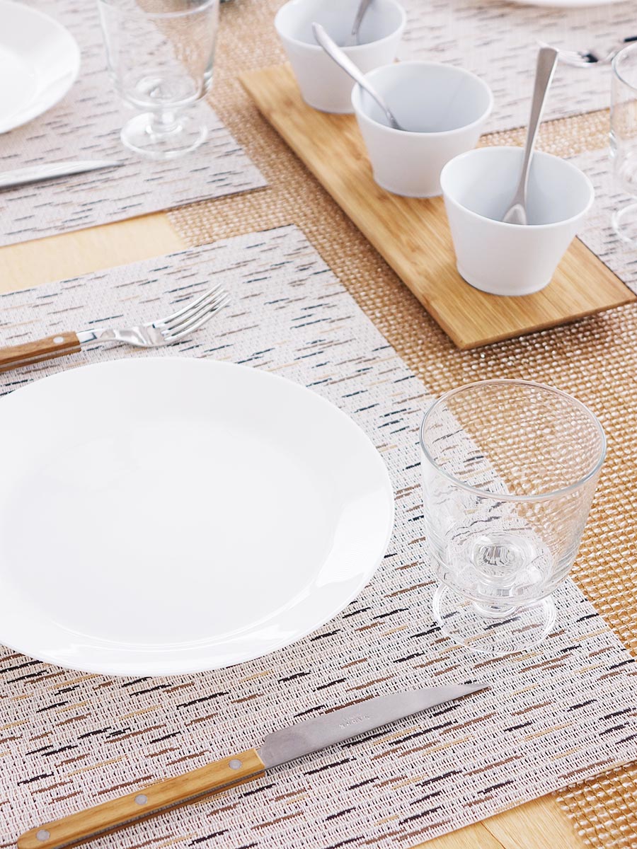 チルウィッチ ランチョンマット・ペッパー｜ランダムなベージュ