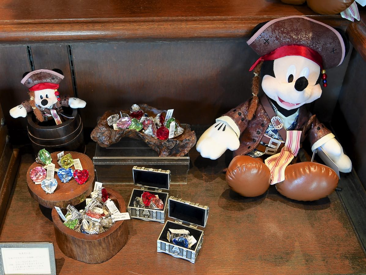 モノトーンで格好いい海賊ミッキー！東京ディズニーランド『パイレーツ