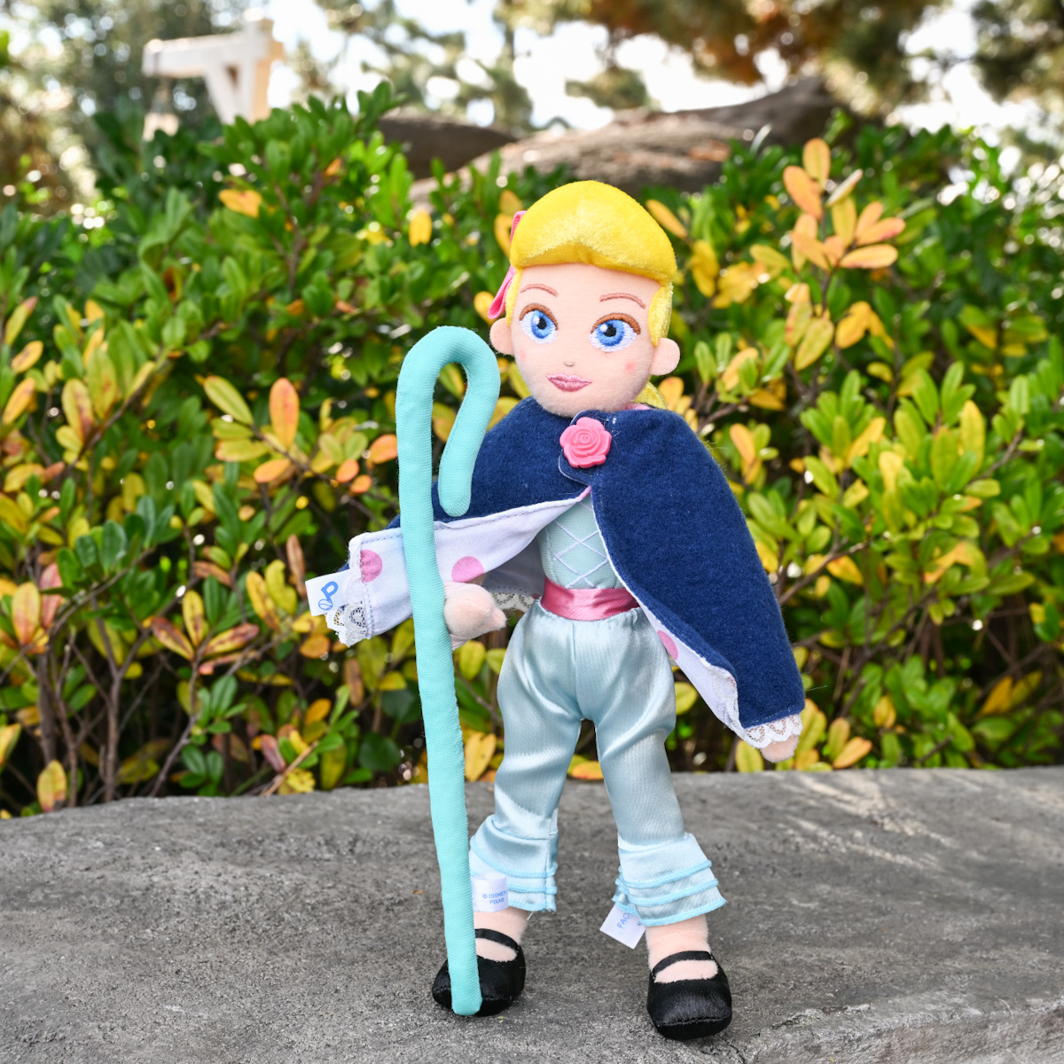 ボー・ピープの“ぬい撮り”ぬいぐるみ！東京ディズニーリゾート『トイ