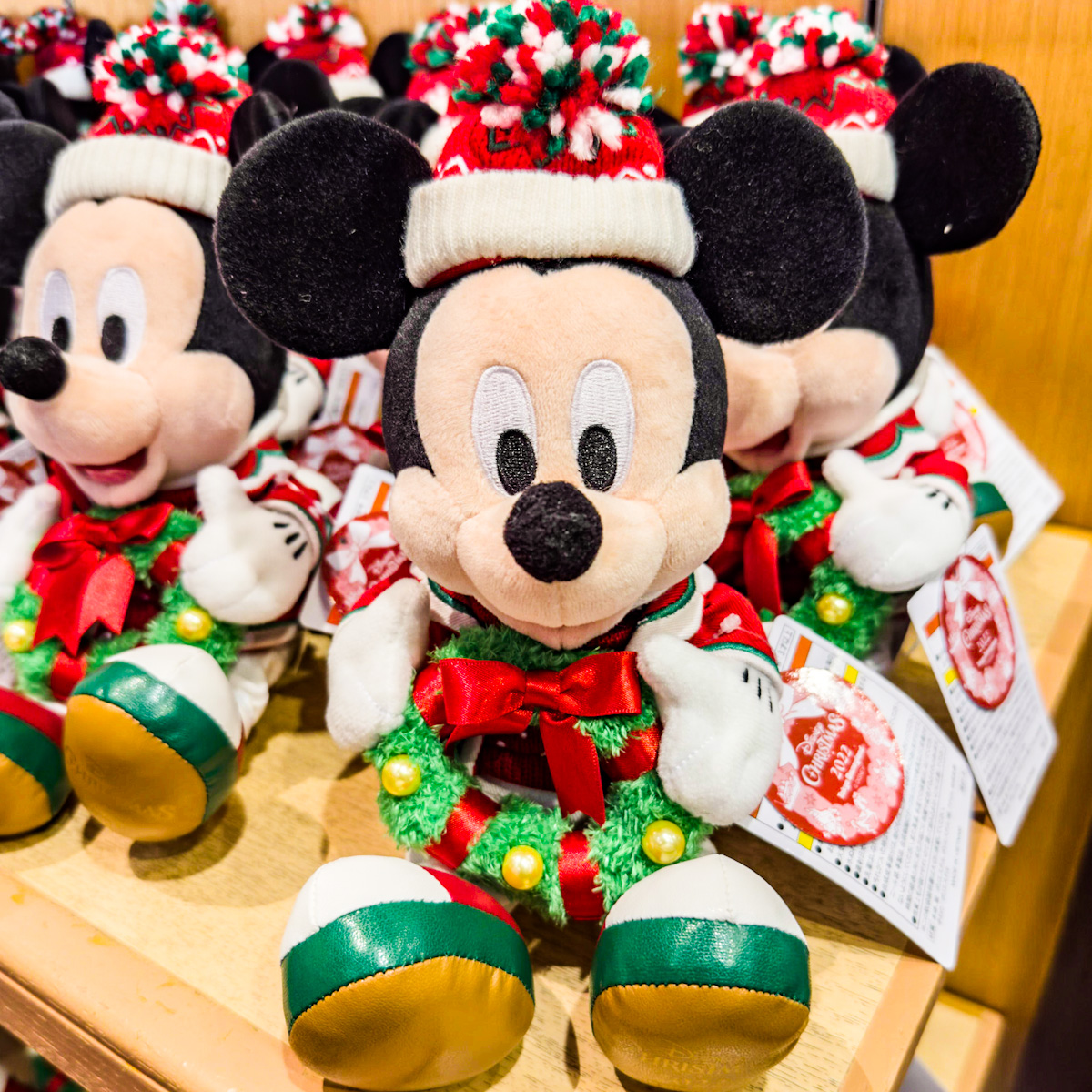 リースを持ったミッキーマウスのぬいぐるみ！東京ディズニーランド