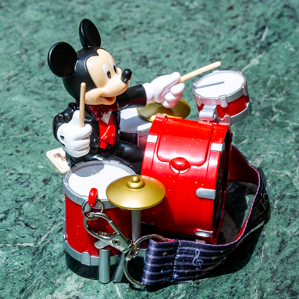 ドラムをたたくミッキーマウスデザイン！東京ディズニーシー「We Love