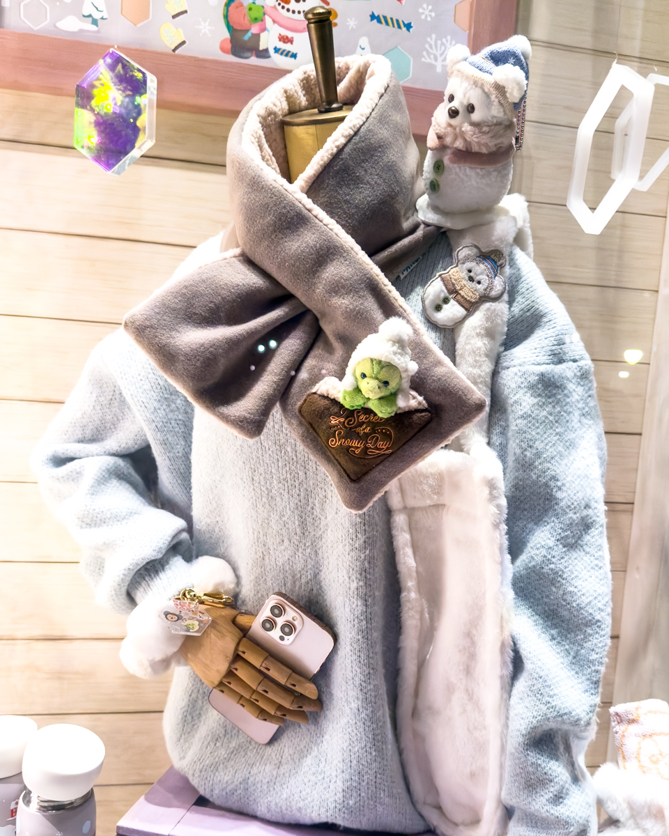 雪だるまやクリスマスデザイン！東京ディズニーシー”ダッフィー