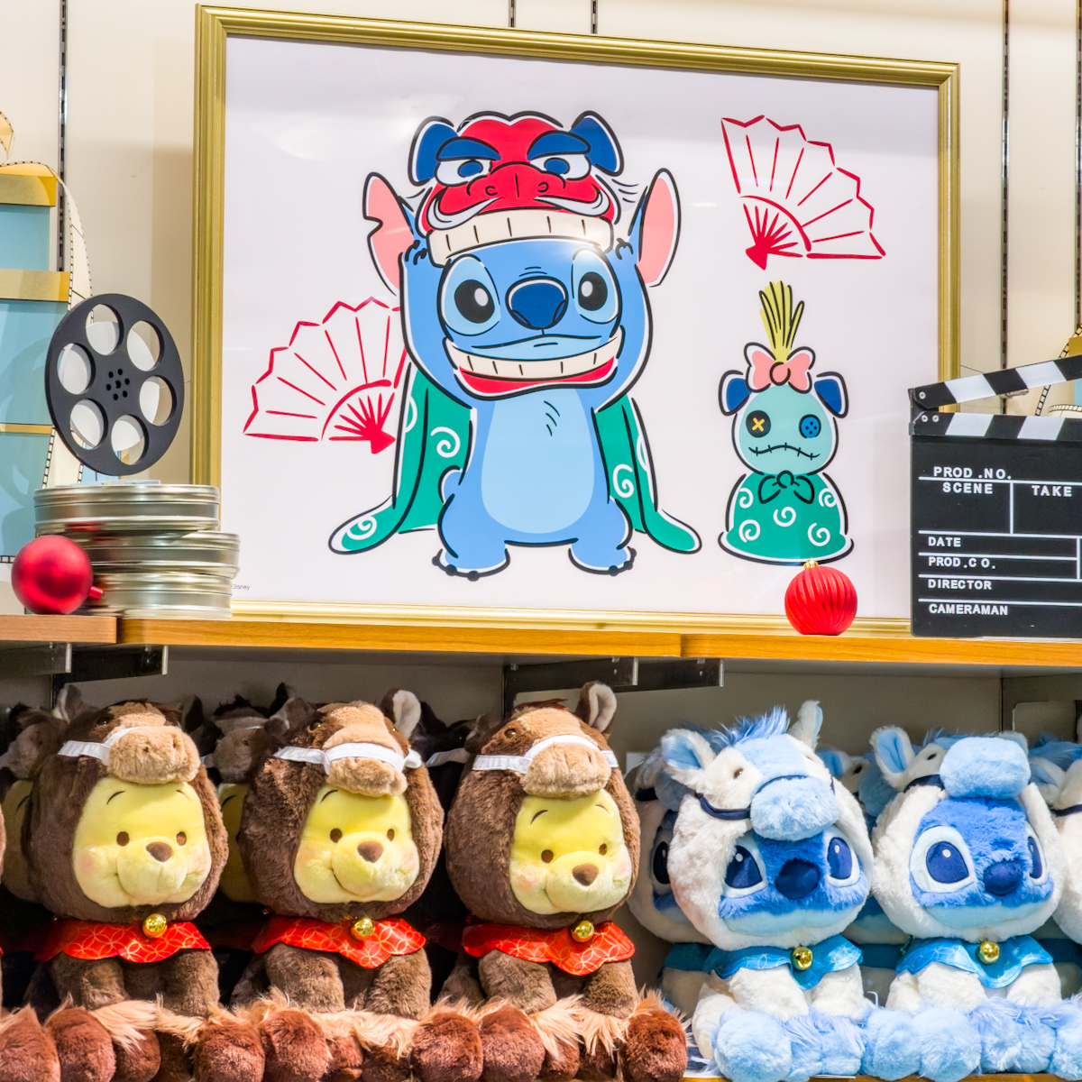 獅子舞ルックのスティッチも！ディズニーストア2026お正月グッズ -