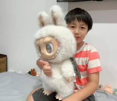 川崎希「ラブブ」ケーキで長男の誕生日を祝福！特大ぬいぐるみや自作