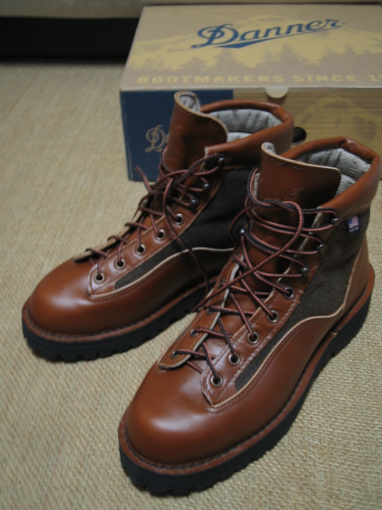 ダナーライト2セダーレインボー: 吾唯足知 ブログ