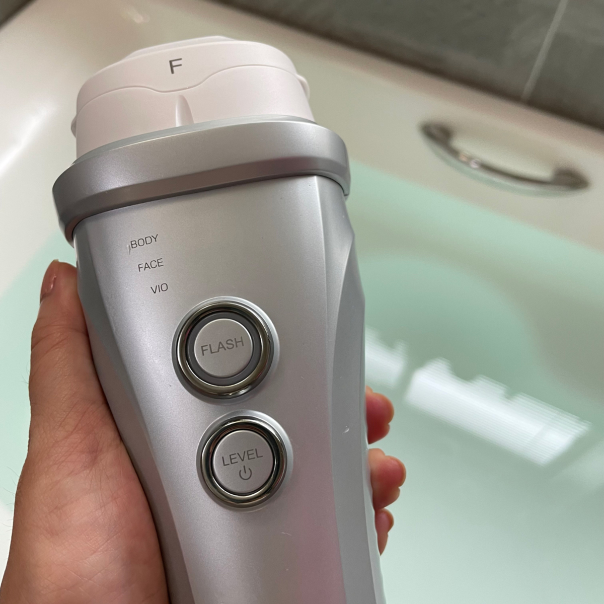 10万円の価値あり♪ ヤーマンの新しい光脱毛器「レイボーテ ヴィーナス