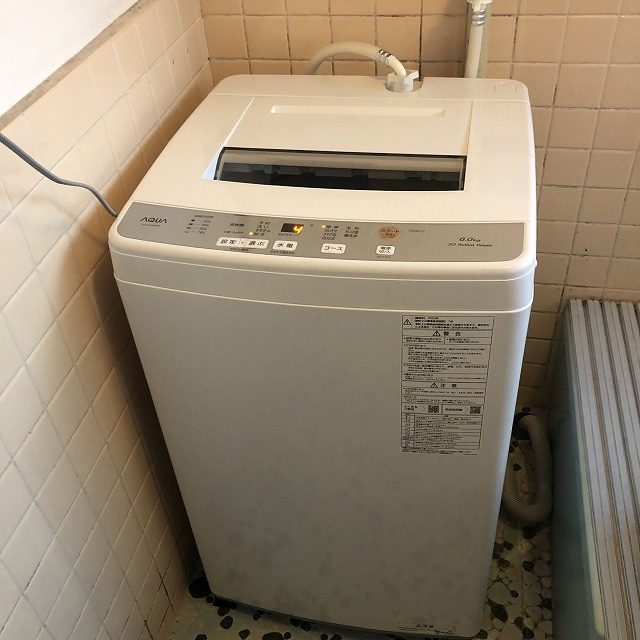 古くなった全自動洗濯機を新しい縦型洗濯乾燥機に取替えて来ました