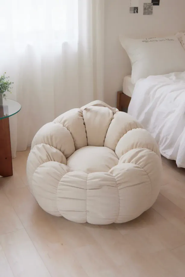 LOOSYに迫る！全16色展開の「HUGME 1人掛けビーズソファ」の魅力とは