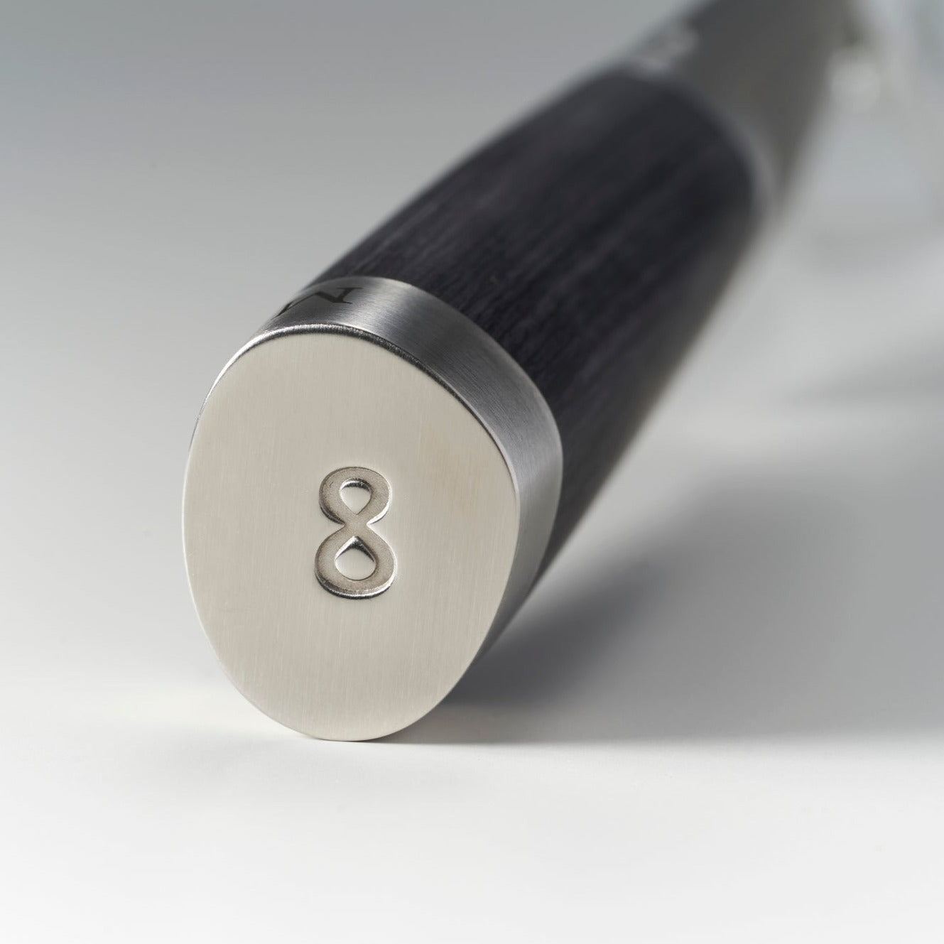 ミシェルブラス・貝印の8番包丁（骨スキ・ボーニング） – Michel BRAS