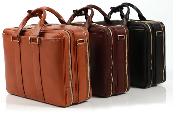 万双のオーバーナイト・バッグ／経年変化を愉しむ、上質の出張用レザー