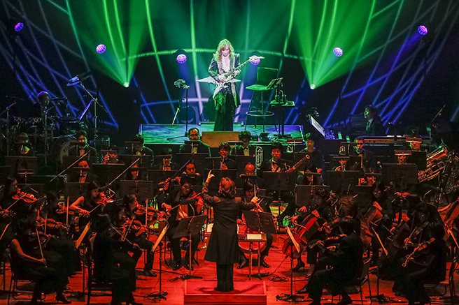 西本智実×高見沢俊彦が伝統と革新を具現化、ロックとオーケストラが