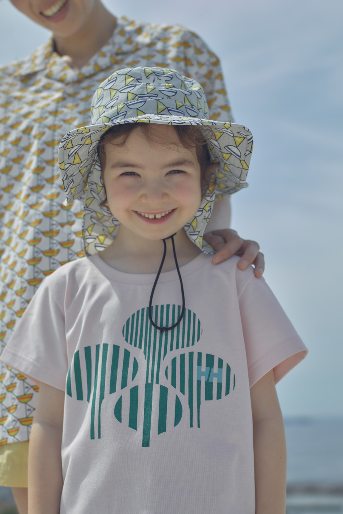 ヘリーハンセン〉と 〈ミナ ペルホネン〉のコラボアイテムが発売に