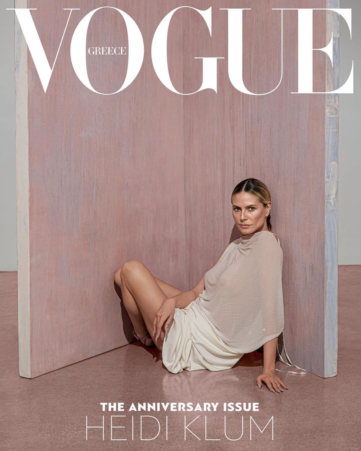 VOGUE Greece March 2023 :: Behance
