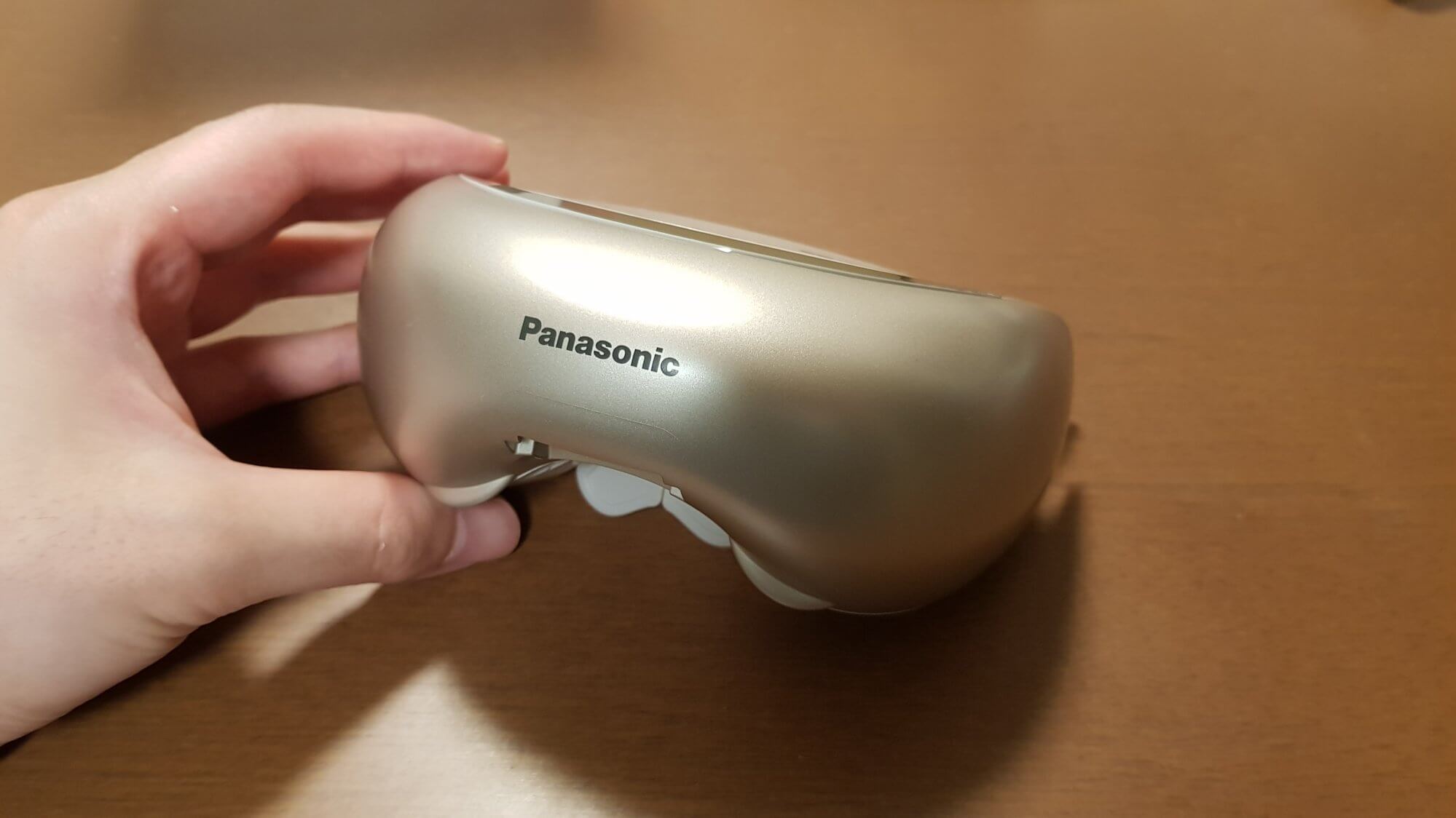Panasonicの目もとエステ(EH-SW68-N)、効果あり。翌朝の目が超ラクで