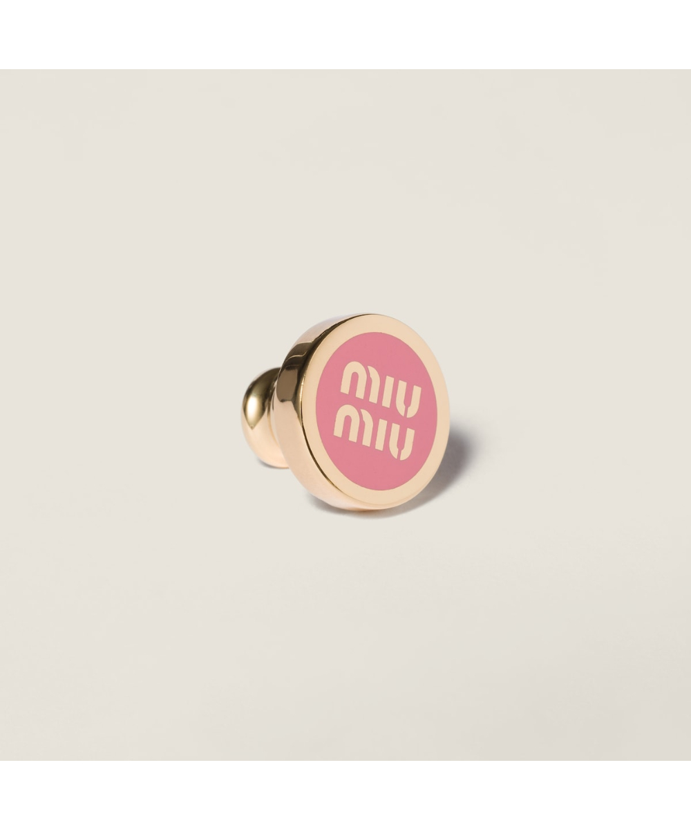 MIU MIU/ミュウミュウ通販 | エナメルメタル ロゴ ブローチ【送料無料