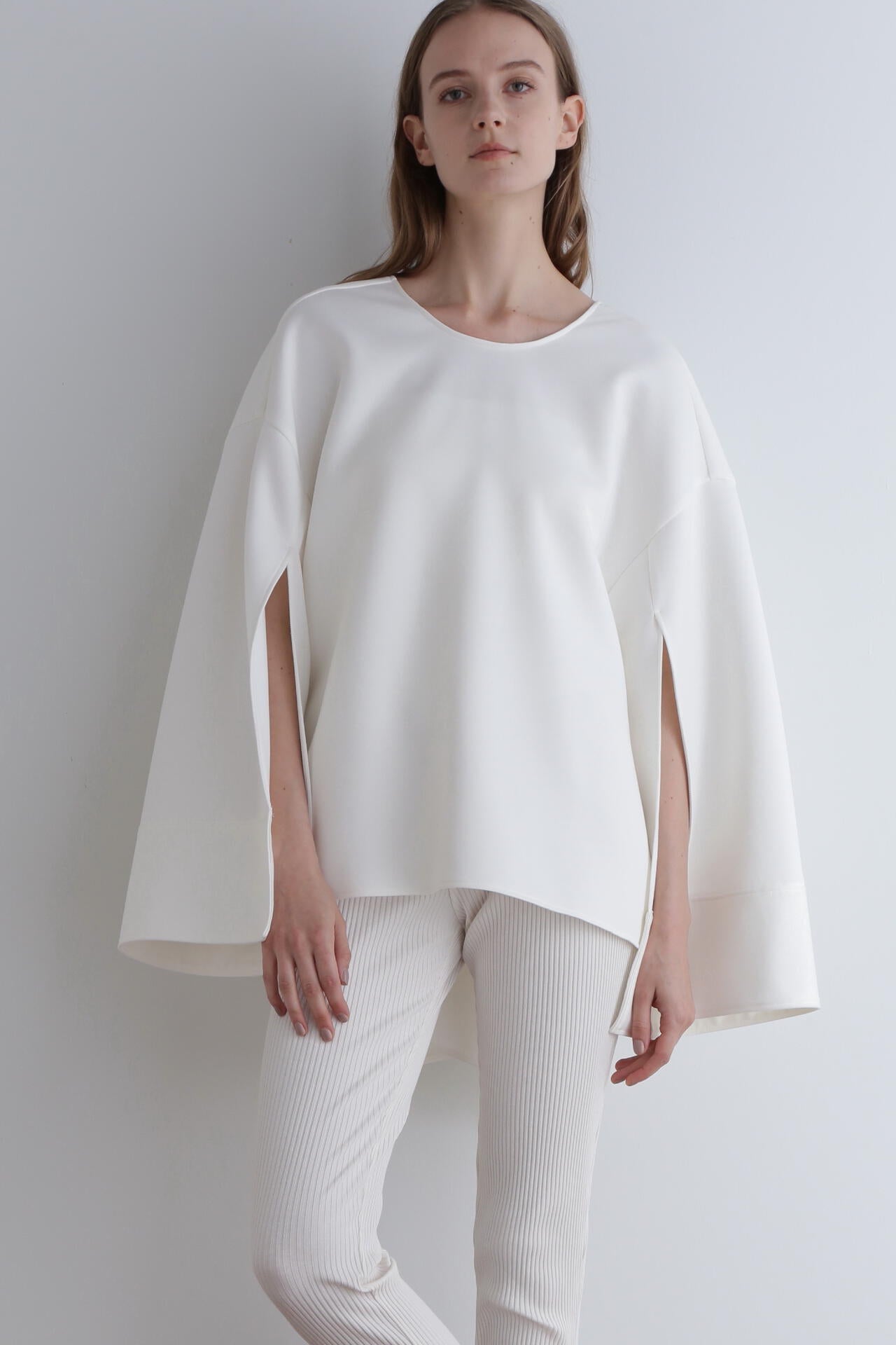 ソフトダンボールスリットスリーブブラウス | LE PHIL（ル フィル