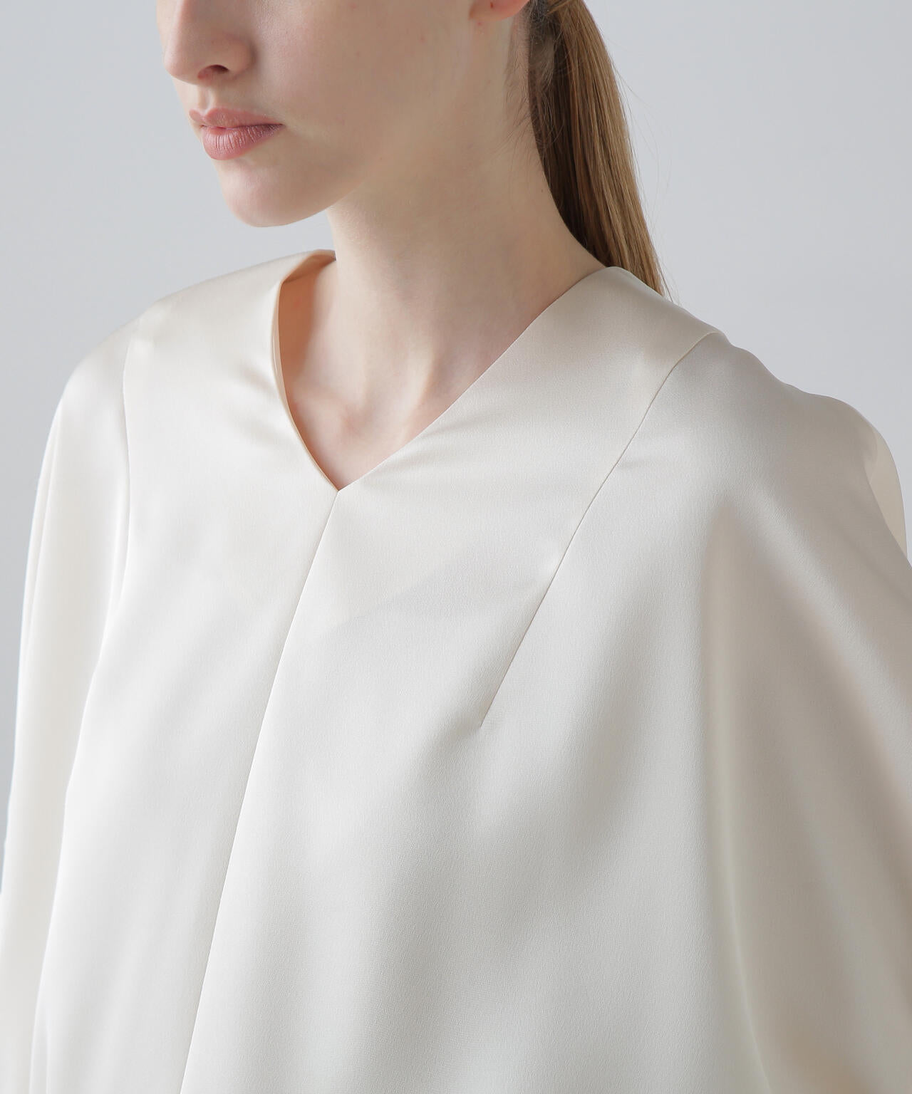 20周年記念＞ダルサテンブラウス | ADORE（アドーア） ｜【公式】通販