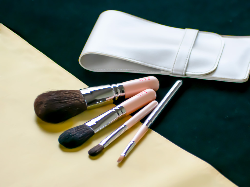 広島みやげ｜おかげさまで3周年 しま商店限定熊野化粧筆セット