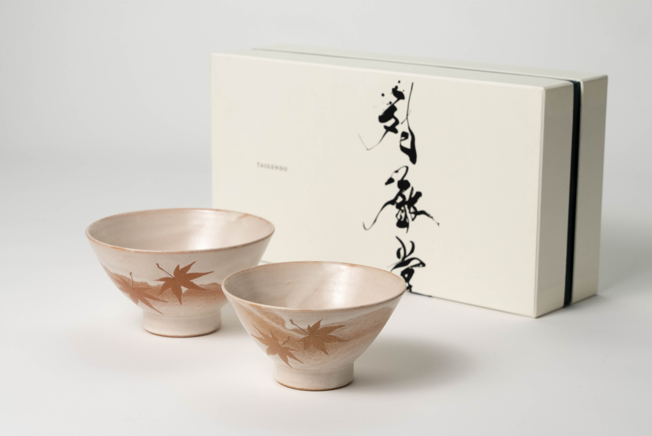 縁 夫婦茶碗（大：茶、小：茶） | 宮島御砂焼窯元 対厳堂公式サイト